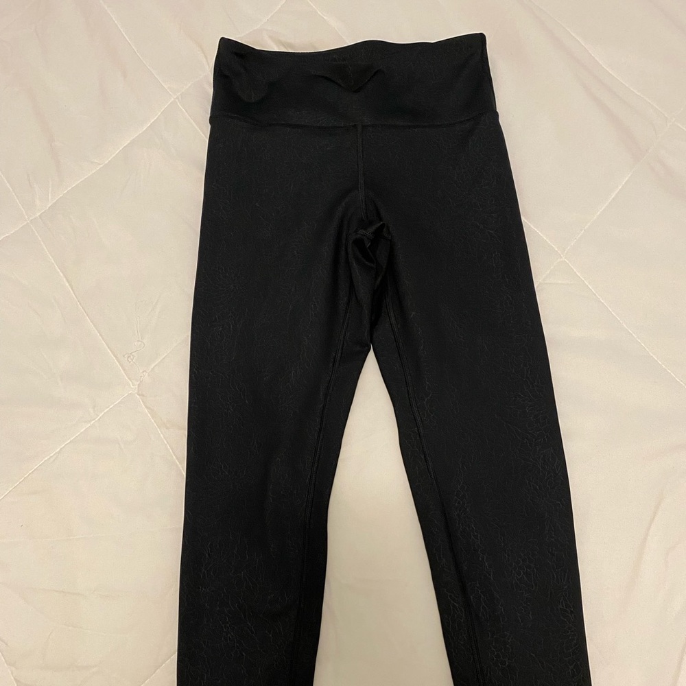 Marika Leggings High Waisted- pretty design, worn once SZ M